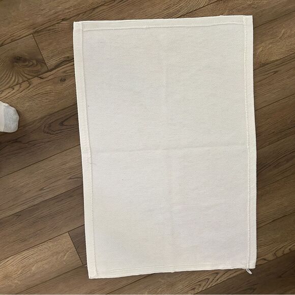 Washable throw rug with colorful ombre geometric print - Picture 3 of 4